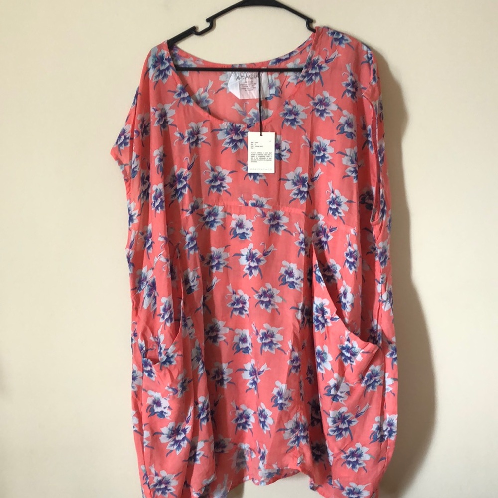Acacia mana dress NWT